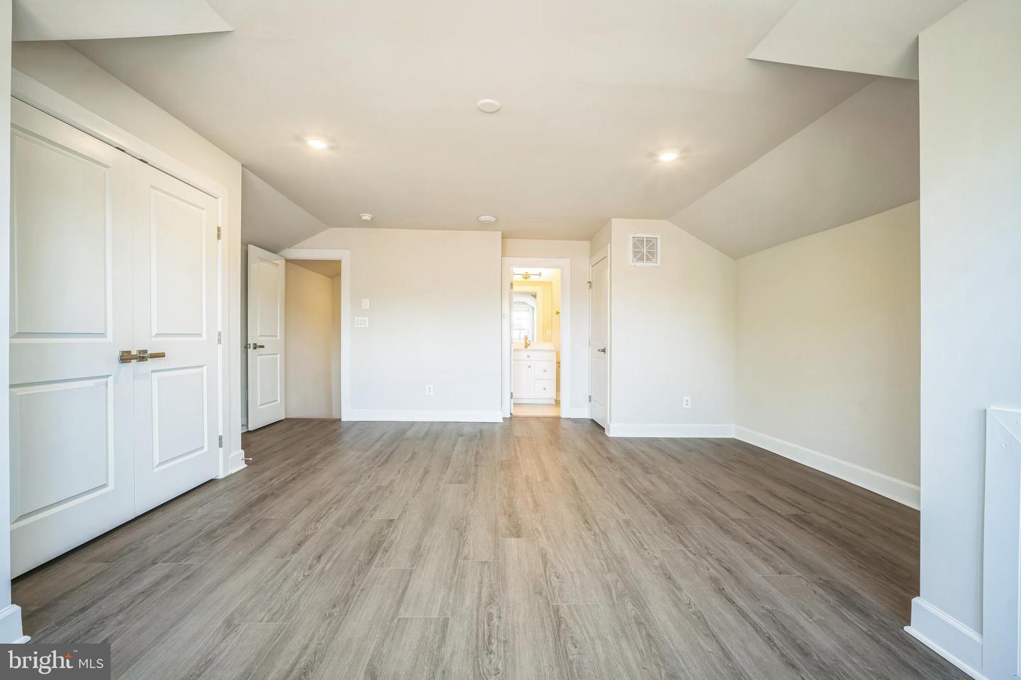 10606 CEDAR AVE, FAIRFAX, Virginia 22030, 6 Bedrooms Bedrooms, ,6 BathroomsBathrooms,Residential,For sale,10606 CEDAR AVE,VAFC2006436 MLS # VAFC2006436