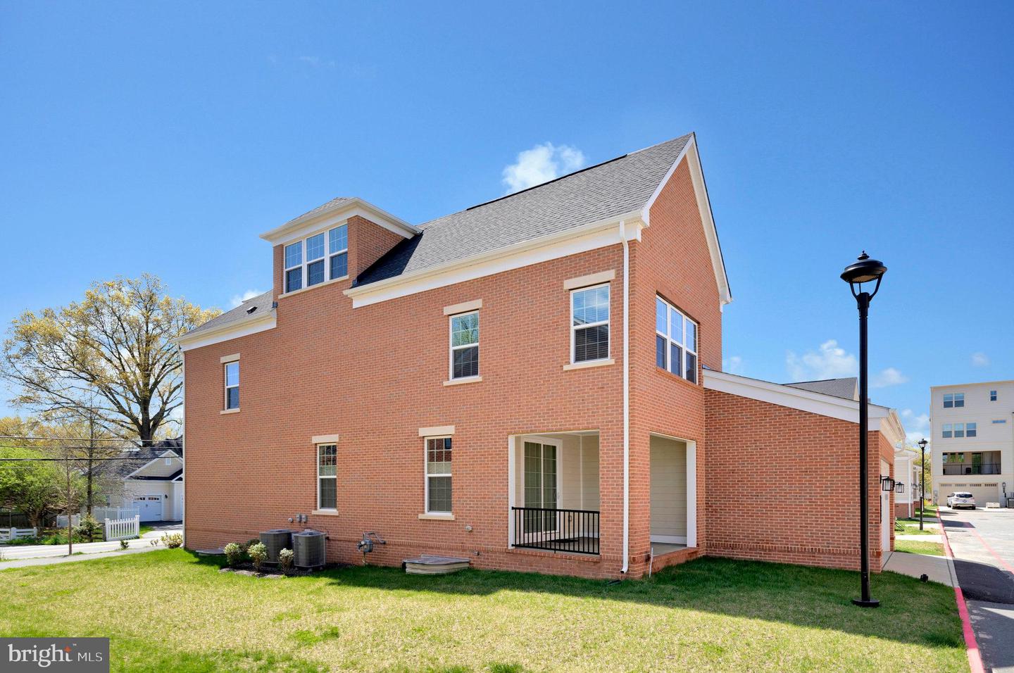 10606 CEDAR AVE, FAIRFAX, Virginia 22030, 6 Bedrooms Bedrooms, ,6 BathroomsBathrooms,Residential,For sale,10606 CEDAR AVE,VAFC2006436 MLS # VAFC2006436