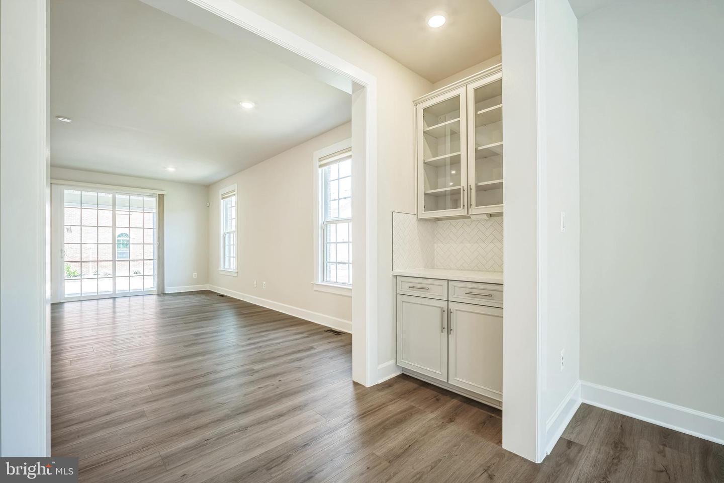 10606 CEDAR AVE, FAIRFAX, Virginia 22030, 6 Bedrooms Bedrooms, ,6 BathroomsBathrooms,Residential,For sale,10606 CEDAR AVE,VAFC2006436 MLS # VAFC2006436