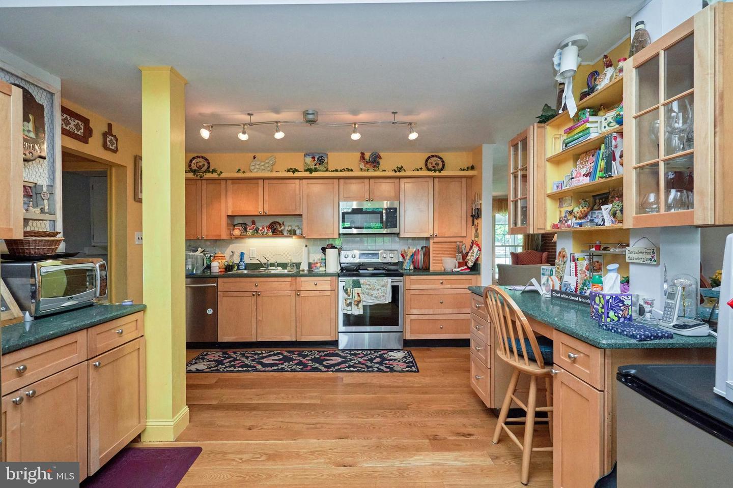 4757 POMPONIO PL, ANNANDALE, Virginia 22003, 5 Bedrooms Bedrooms, ,4 BathroomsBathrooms,Residential,For sale,4757 POMPONIO PL,VAFX2246302 MLS # VAFX2246302