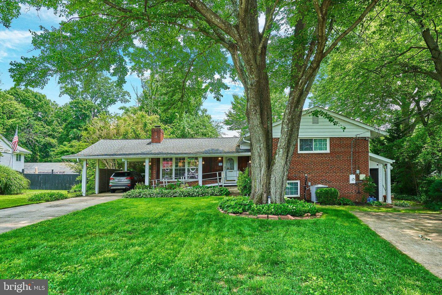 4757 POMPONIO PL, ANNANDALE, Virginia 22003, 5 Bedrooms Bedrooms, ,4 BathroomsBathrooms,Residential,For sale,4757 POMPONIO PL,VAFX2246302 MLS # VAFX2246302