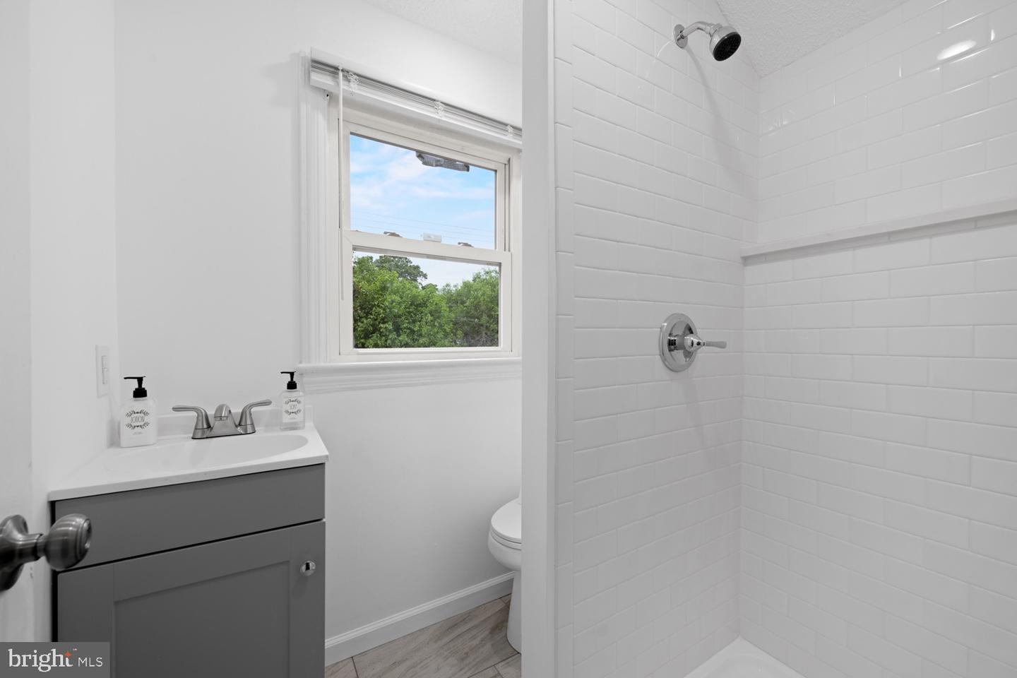 6604 CAVALIER DR, ALEXANDRIA, Virginia 22307, 4 Bedrooms Bedrooms, ,3 BathroomsBathrooms,Residential,For sale,6604 CAVALIER DR,VAFX2246308 MLS # VAFX2246308