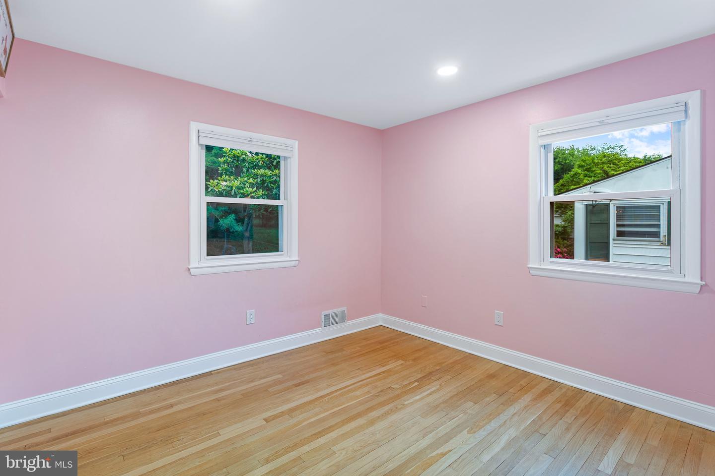 109 PATRICK ST SE, VIENNA, Virginia 22180, 5 Bedrooms Bedrooms, ,3 BathroomsBathrooms,Residential,For sale,109 PATRICK ST SE,VAFX2246320 MLS # VAFX2246320