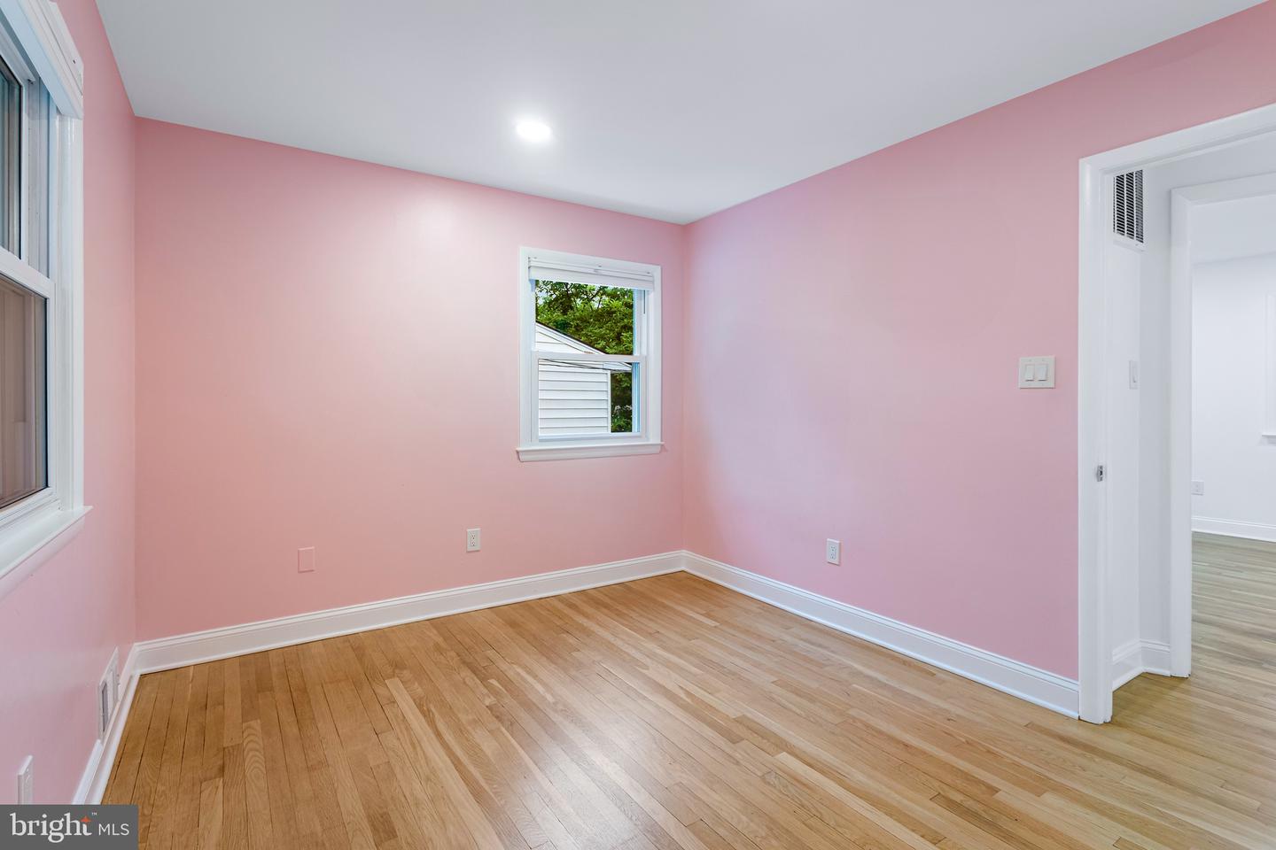 109 PATRICK ST SE, VIENNA, Virginia 22180, 5 Bedrooms Bedrooms, ,3 BathroomsBathrooms,Residential,For sale,109 PATRICK ST SE,VAFX2246320 MLS # VAFX2246320