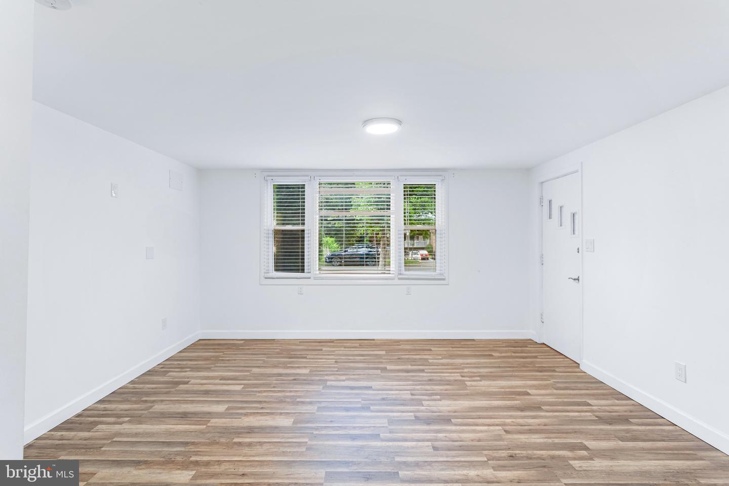 109 PATRICK ST SE, VIENNA, Virginia 22180, 5 Bedrooms Bedrooms, ,3 BathroomsBathrooms,Residential,For sale,109 PATRICK ST SE,VAFX2246320 MLS # VAFX2246320