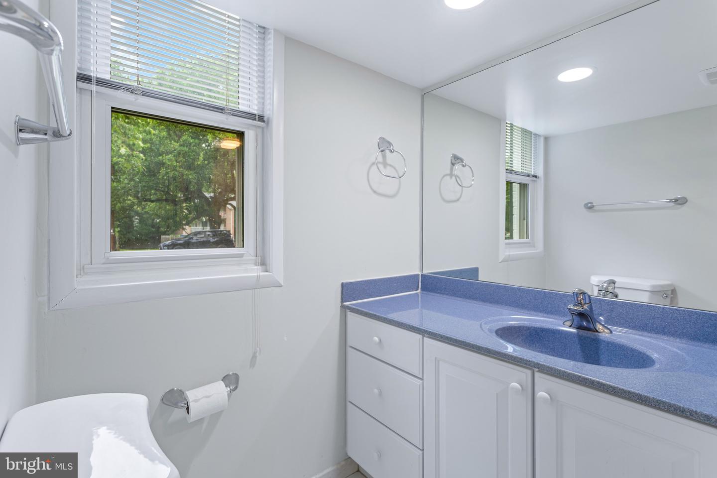 109 PATRICK ST SE, VIENNA, Virginia 22180, 5 Bedrooms Bedrooms, ,3 BathroomsBathrooms,Residential,For sale,109 PATRICK ST SE,VAFX2246320 MLS # VAFX2246320