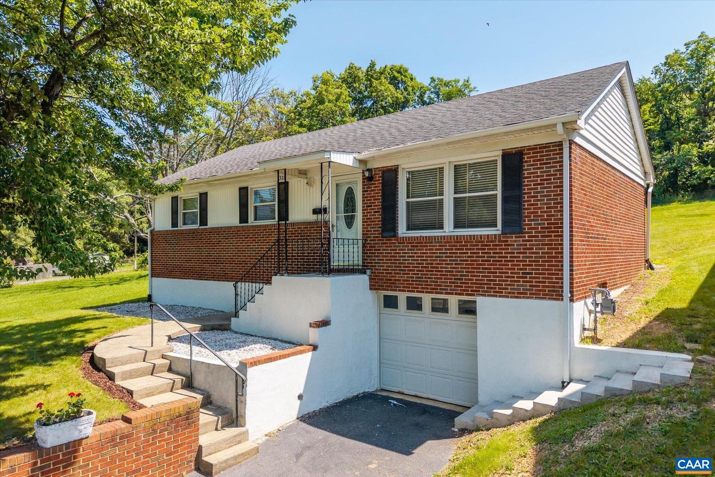 1321 E MAIN ST, WAYNESBORO, Virginia 22980, 3 Bedrooms Bedrooms, ,1 BathroomBathrooms,Residential,For sale,1321 E MAIN ST,665517 MLS # 665517