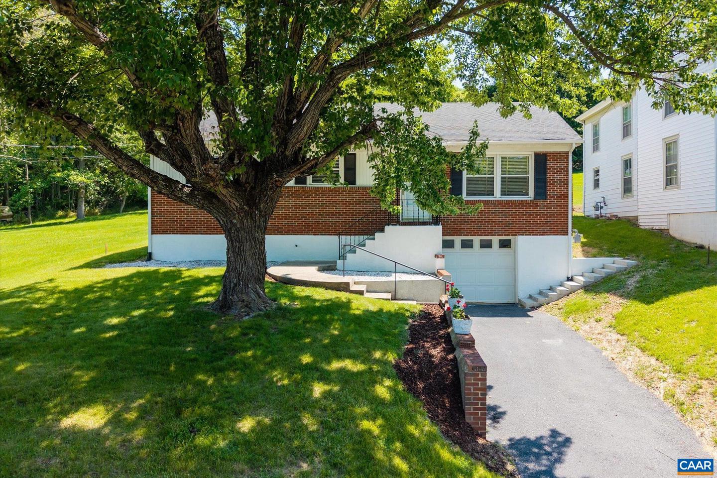 1321 E MAIN ST, WAYNESBORO, Virginia 22980, 3 Bedrooms Bedrooms, ,1 BathroomBathrooms,Residential,For sale,1321 E MAIN ST,665517 MLS # 665517