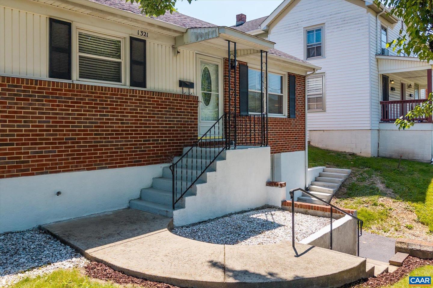 1321 E MAIN ST, WAYNESBORO, Virginia 22980, 3 Bedrooms Bedrooms, ,1 BathroomBathrooms,Residential,For sale,1321 E MAIN ST,665517 MLS # 665517