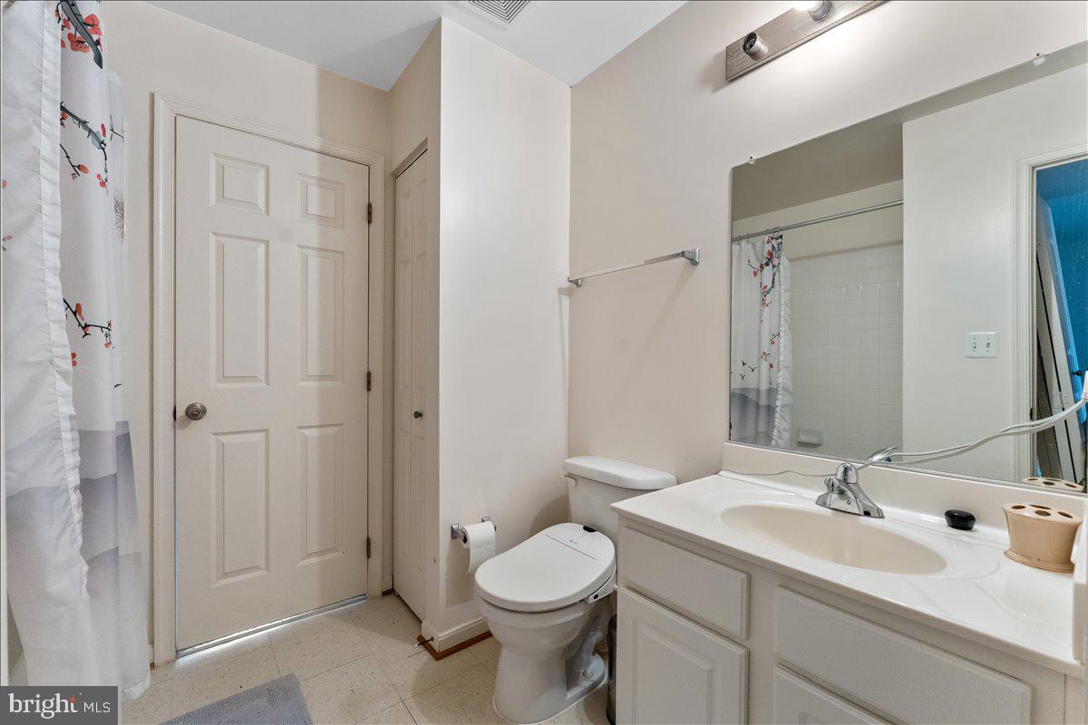 1508 TOBIAS DR SE, WASHINGTON, District Of Columbia 20020, 5 Bedrooms Bedrooms, ,2 BathroomsBathrooms,Residential,For sale,1508 TOBIAS DR SE,DCDC2204780 MLS # DCDC2204780