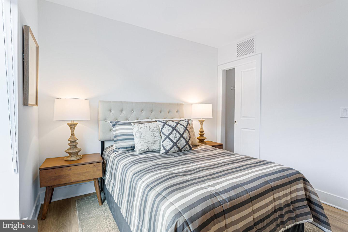 701 N HENRY ST #205, ALEXANDRIA, Virginia 22314, 2 Bedrooms Bedrooms, ,2 BathroomsBathrooms,Residential,For sale,701 N HENRY ST #205,VAAX2046294 MLS # VAAX2046294