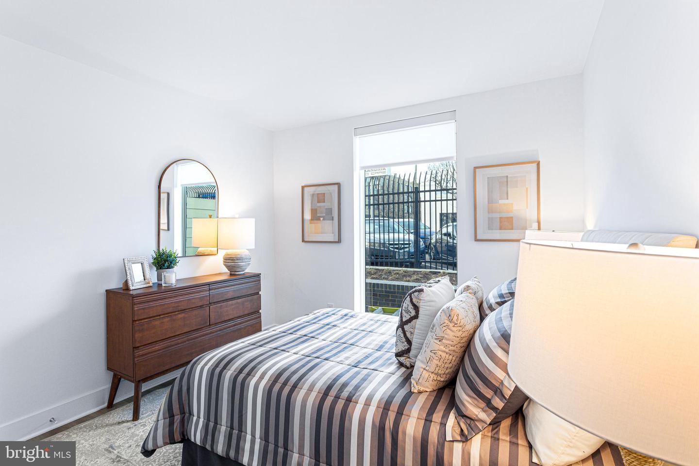 701 N HENRY ST #205, ALEXANDRIA, Virginia 22314, 2 Bedrooms Bedrooms, ,2 BathroomsBathrooms,Residential,For sale,701 N HENRY ST #205,VAAX2046294 MLS # VAAX2046294
