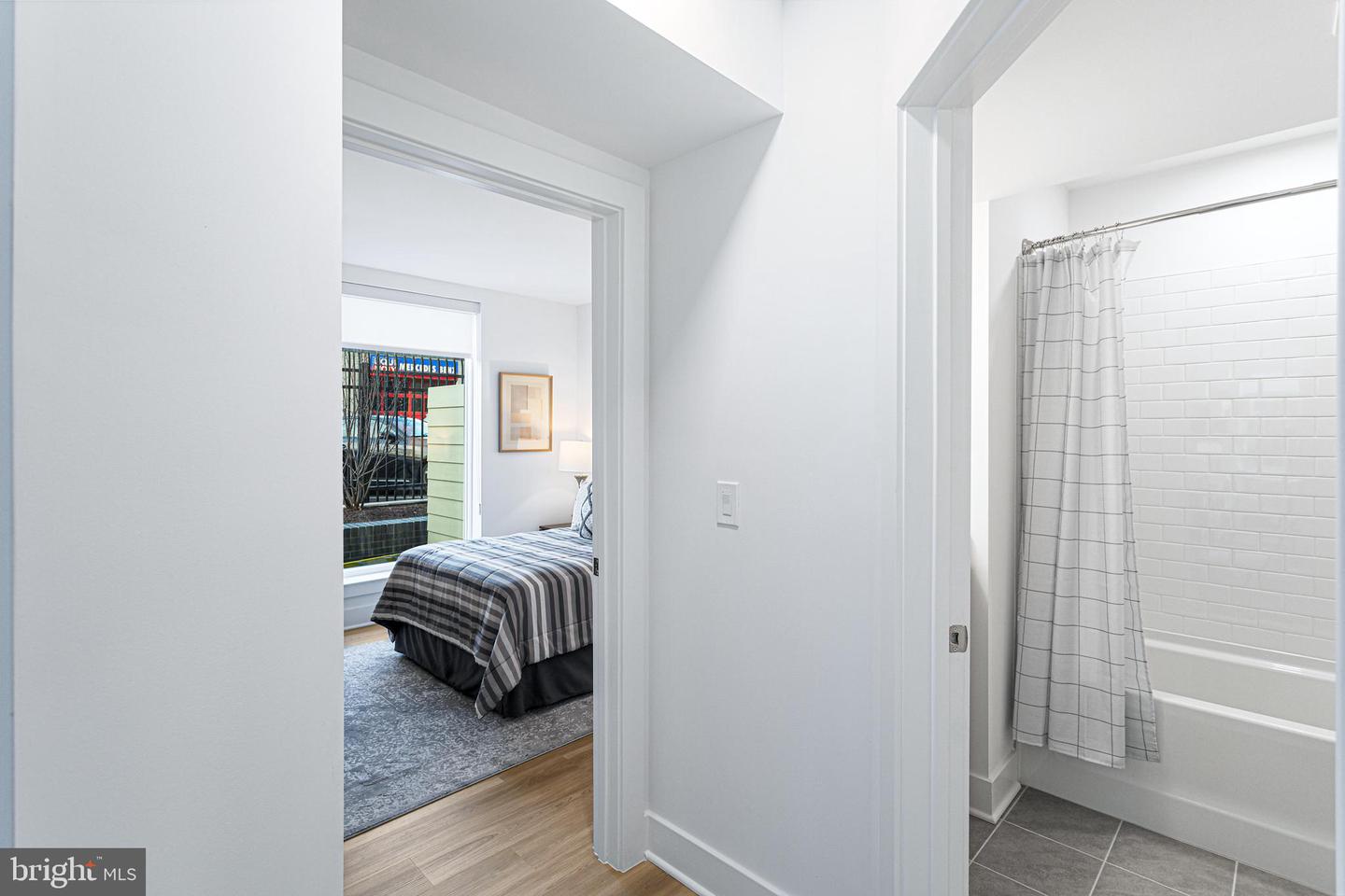 701 N HENRY ST #205, ALEXANDRIA, Virginia 22314, 2 Bedrooms Bedrooms, ,2 BathroomsBathrooms,Residential,For sale,701 N HENRY ST #205,VAAX2046294 MLS # VAAX2046294