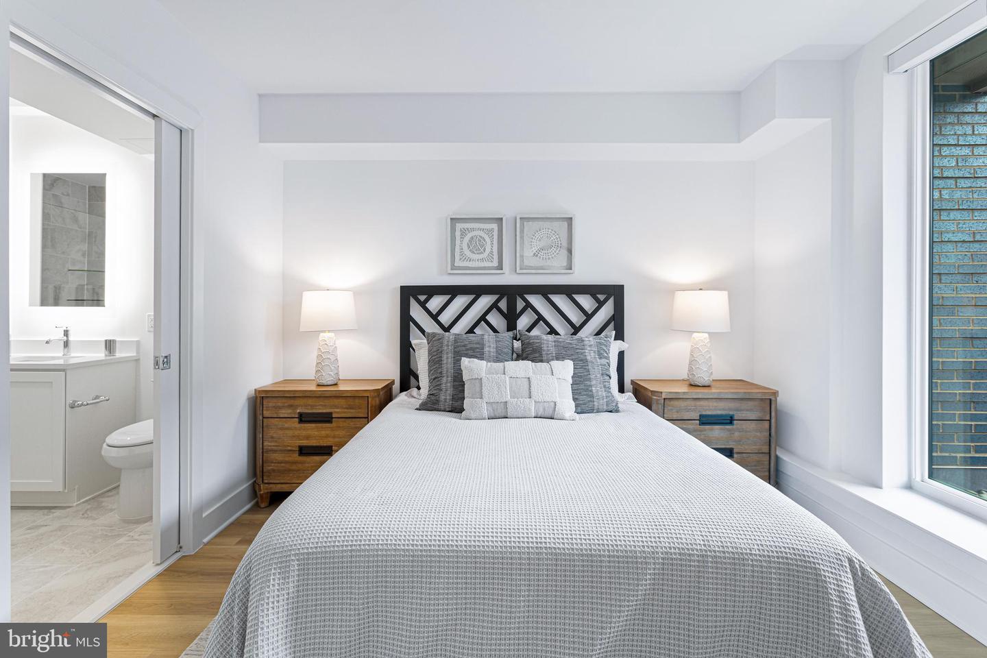 701 N HENRY ST #205, ALEXANDRIA, Virginia 22314, 2 Bedrooms Bedrooms, ,2 BathroomsBathrooms,Residential,For sale,701 N HENRY ST #205,VAAX2046294 MLS # VAAX2046294