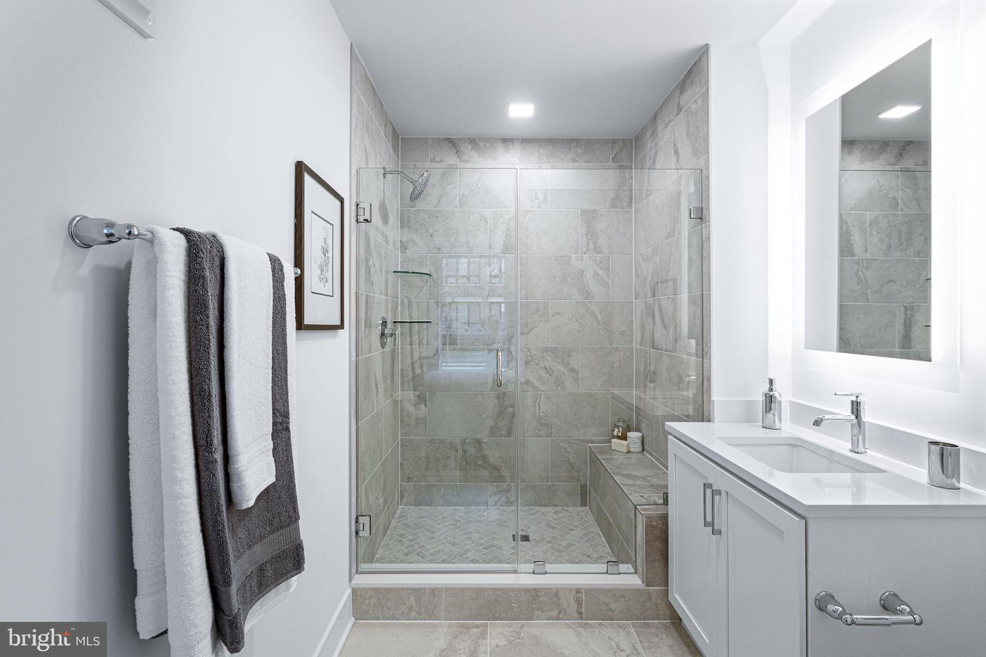 701 N HENRY ST #205, ALEXANDRIA, Virginia 22314, 2 Bedrooms Bedrooms, ,2 BathroomsBathrooms,Residential,For sale,701 N HENRY ST #205,VAAX2046294 MLS # VAAX2046294