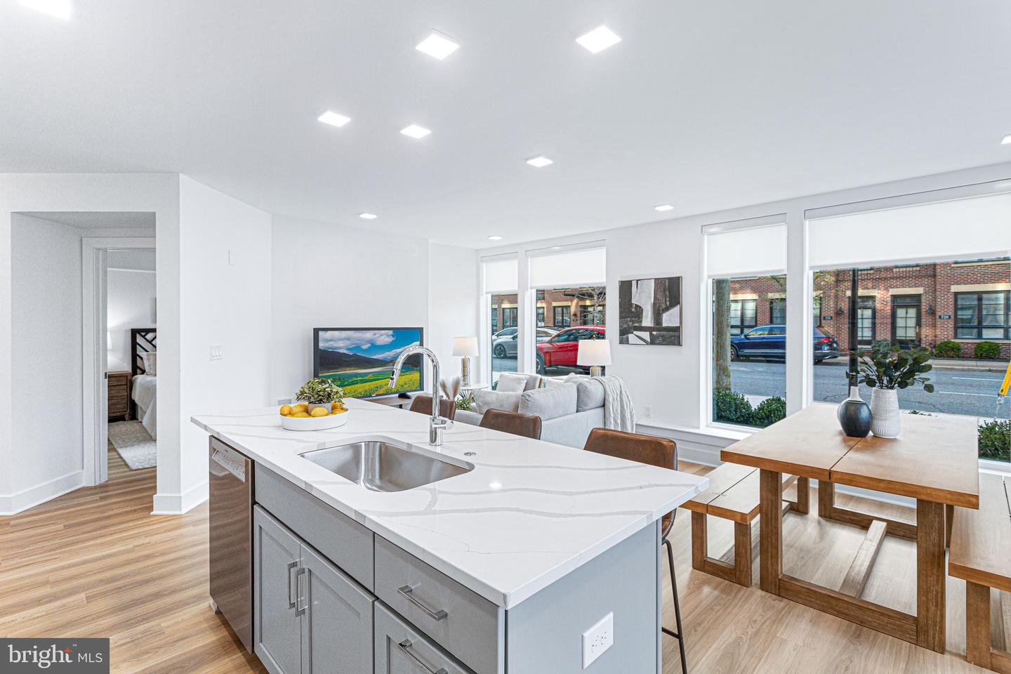701 N HENRY ST #205, ALEXANDRIA, Virginia 22314, 2 Bedrooms Bedrooms, ,2 BathroomsBathrooms,Residential,For sale,701 N HENRY ST #205,VAAX2046294 MLS # VAAX2046294