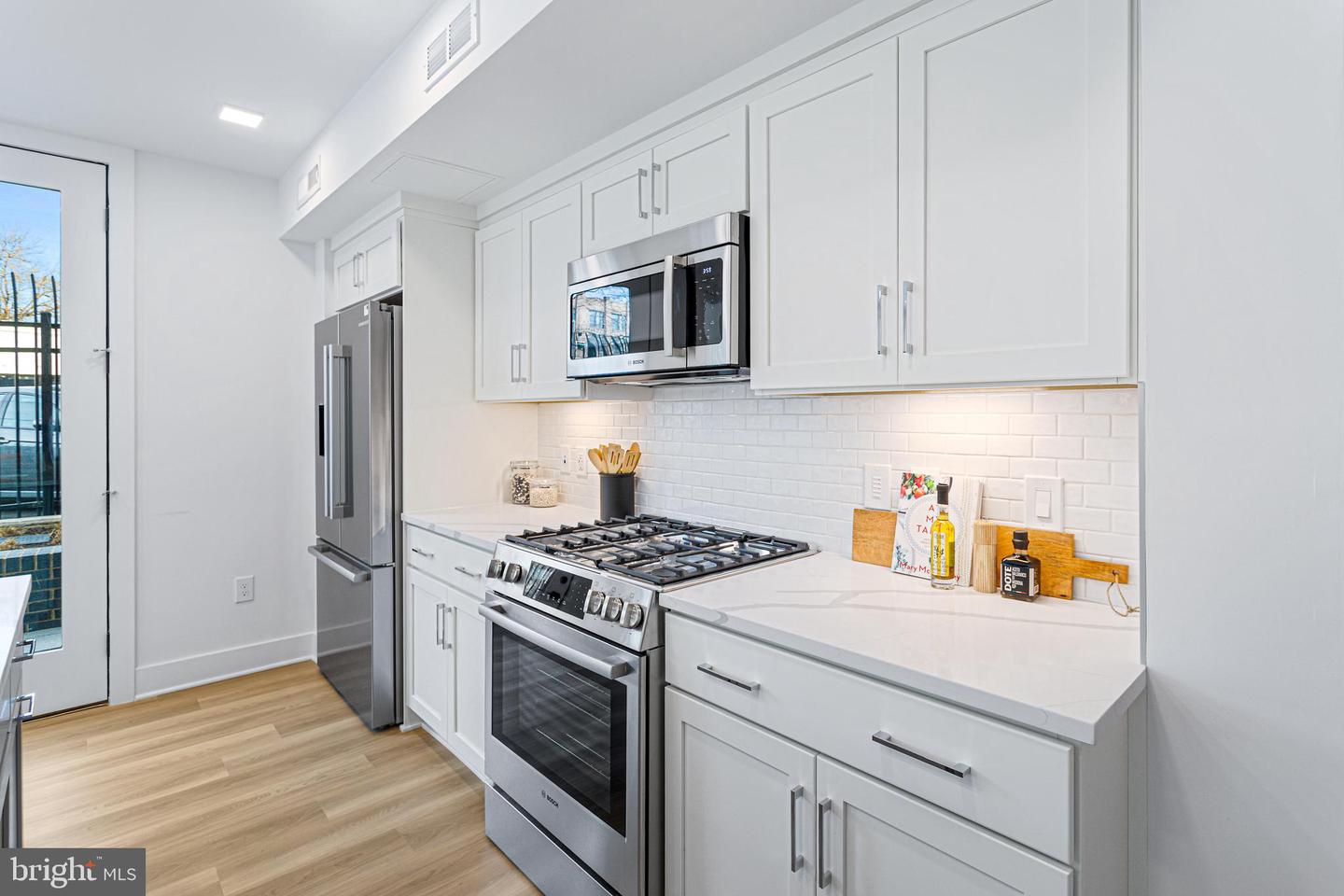 701 N HENRY ST #205, ALEXANDRIA, Virginia 22314, 2 Bedrooms Bedrooms, ,2 BathroomsBathrooms,Residential,For sale,701 N HENRY ST #205,VAAX2046294 MLS # VAAX2046294