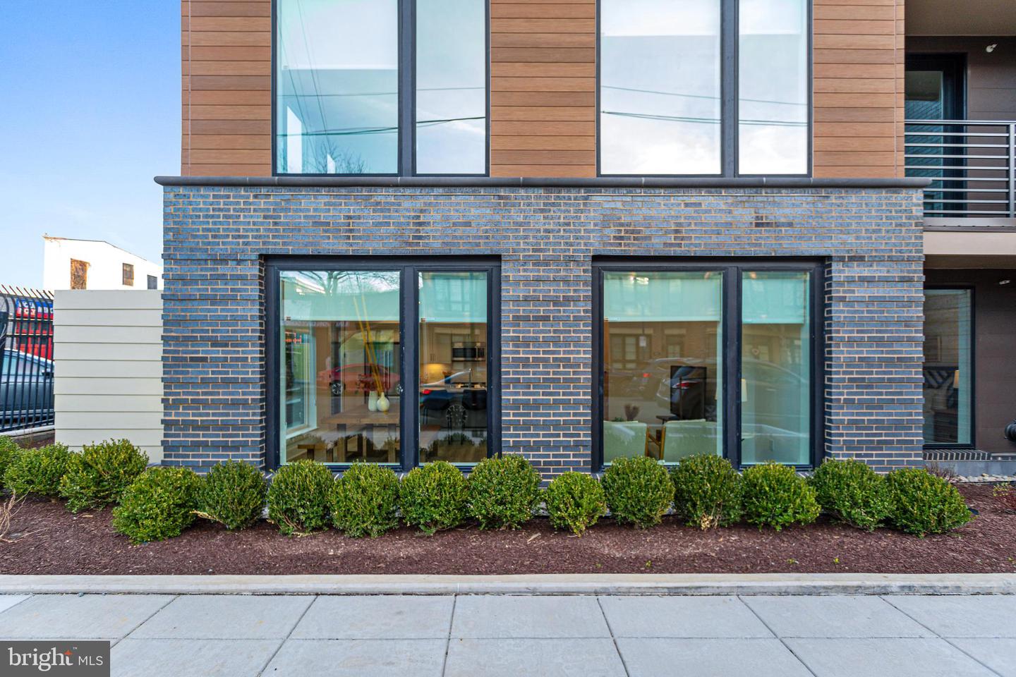 701 N HENRY ST #205, ALEXANDRIA, Virginia 22314, 2 Bedrooms Bedrooms, ,2 BathroomsBathrooms,Residential,For sale,701 N HENRY ST #205,VAAX2046294 MLS # VAAX2046294