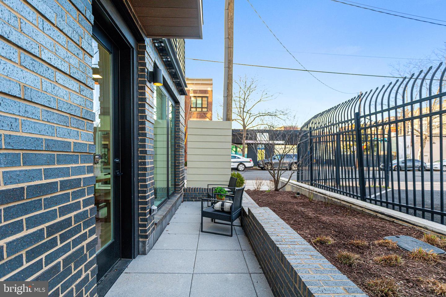 701 N HENRY ST #205, ALEXANDRIA, Virginia 22314, 2 Bedrooms Bedrooms, ,2 BathroomsBathrooms,Residential,For sale,701 N HENRY ST #205,VAAX2046294 MLS # VAAX2046294