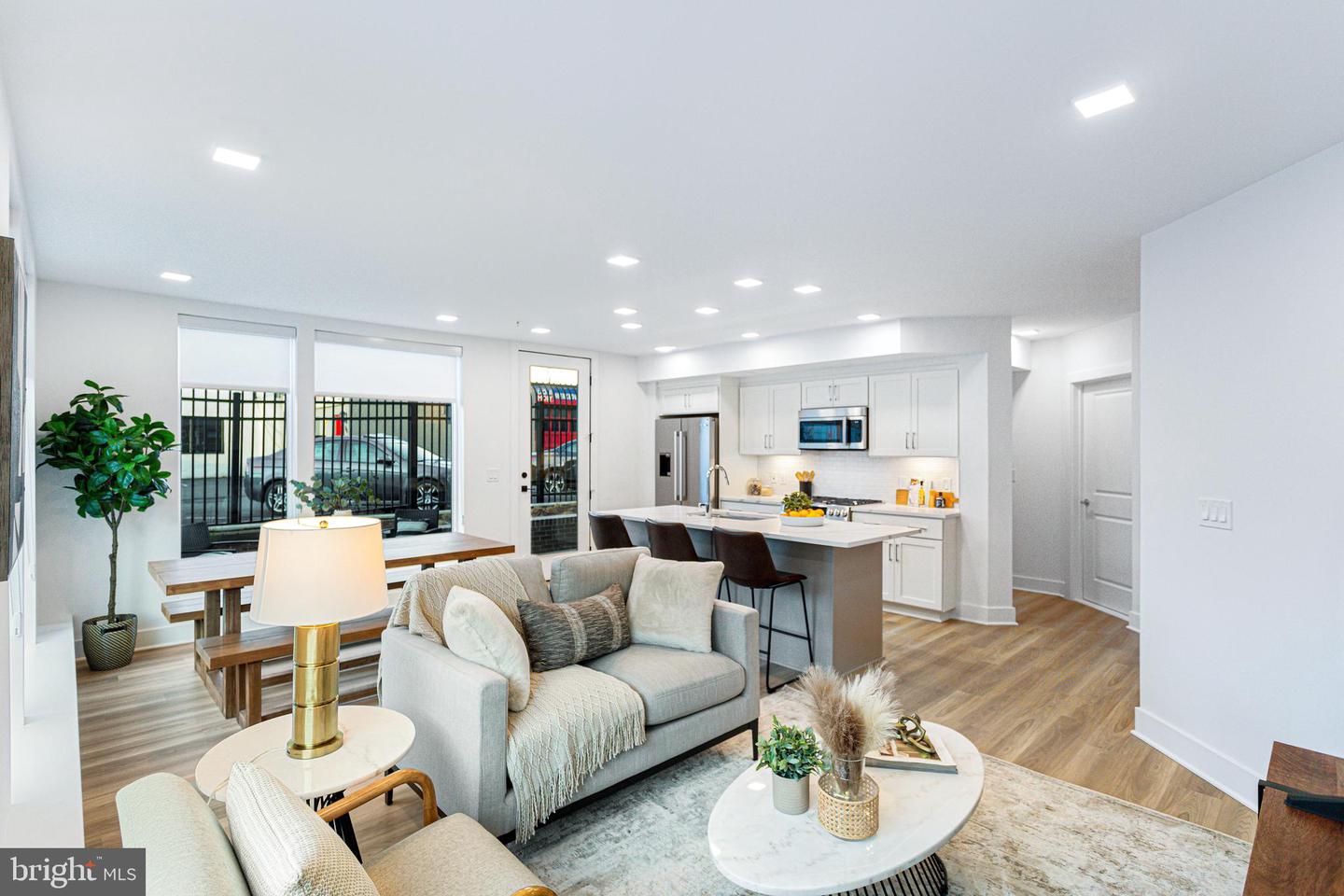701 N HENRY ST #205, ALEXANDRIA, Virginia 22314, 2 Bedrooms Bedrooms, ,2 BathroomsBathrooms,Residential,For sale,701 N HENRY ST #205,VAAX2046294 MLS # VAAX2046294