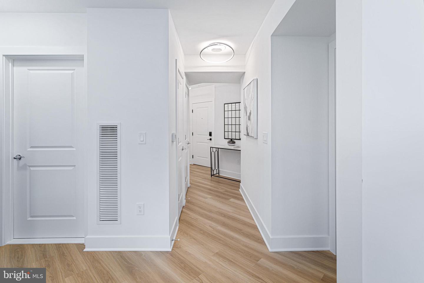701 N HENRY ST #205, ALEXANDRIA, Virginia 22314, 2 Bedrooms Bedrooms, ,2 BathroomsBathrooms,Residential,For sale,701 N HENRY ST #205,VAAX2046294 MLS # VAAX2046294