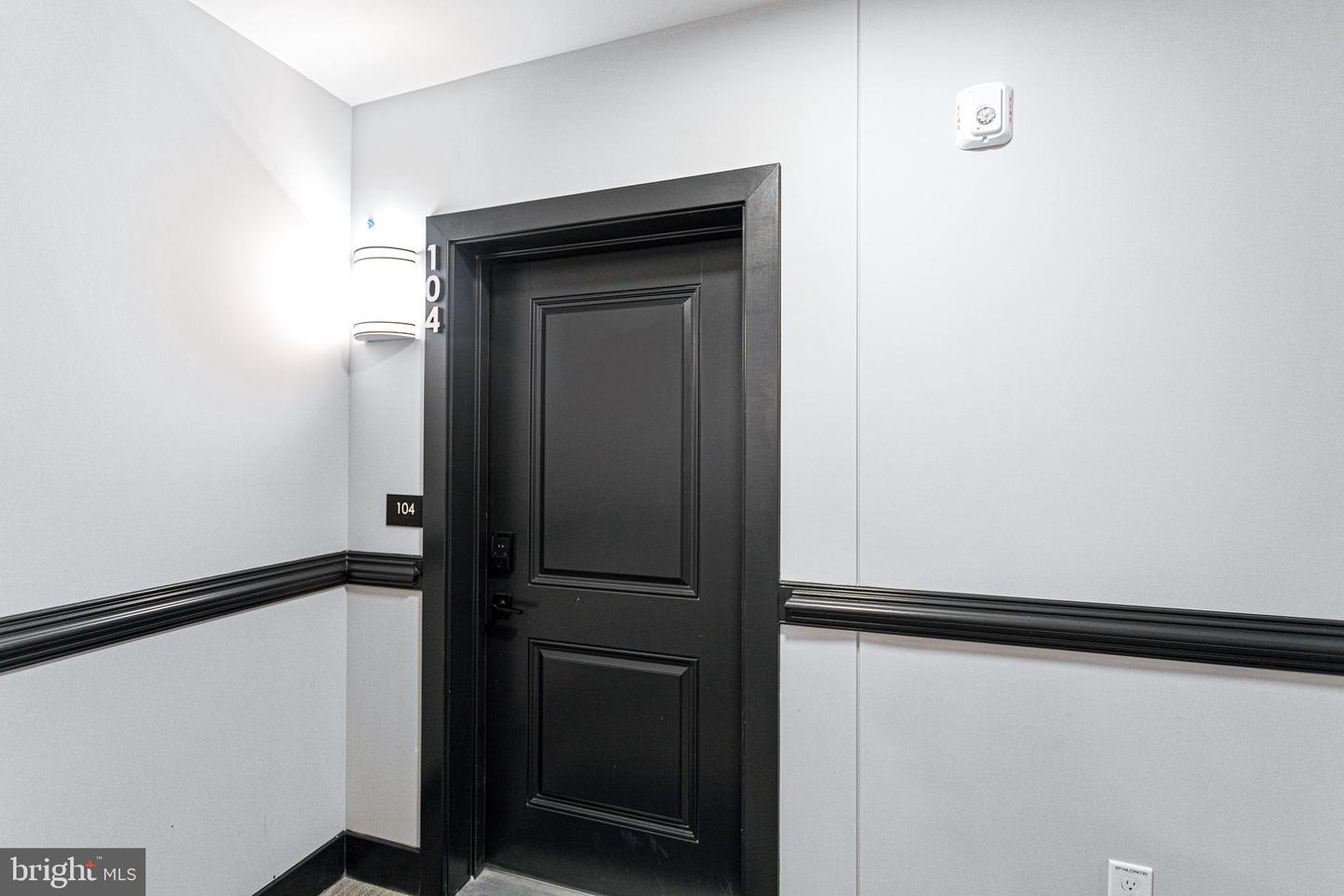 701 N HENRY ST #205, ALEXANDRIA, Virginia 22314, 2 Bedrooms Bedrooms, ,2 BathroomsBathrooms,Residential,For sale,701 N HENRY ST #205,VAAX2046294 MLS # VAAX2046294