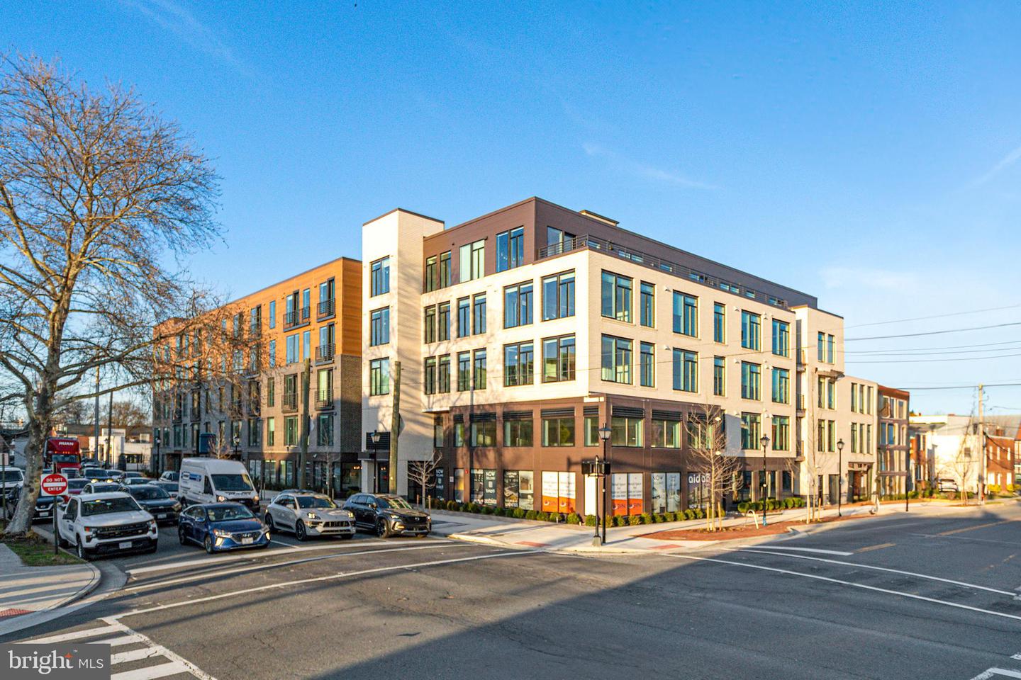 701 N HENRY ST #205, ALEXANDRIA, Virginia 22314, 2 Bedrooms Bedrooms, ,2 BathroomsBathrooms,Residential,For sale,701 N HENRY ST #205,VAAX2046294 MLS # VAAX2046294