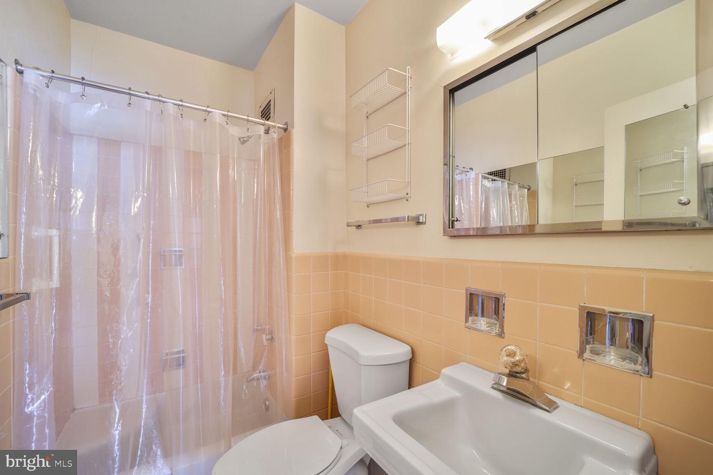 2475 VIRGINIA AVE NW #930, WASHINGTON, District Of Columbia 20037, 2 Bedrooms Bedrooms, ,2 BathroomsBathrooms,Residential,For sale,2475 VIRGINIA AVE NW #930,DCDC2204808 MLS # DCDC2204808