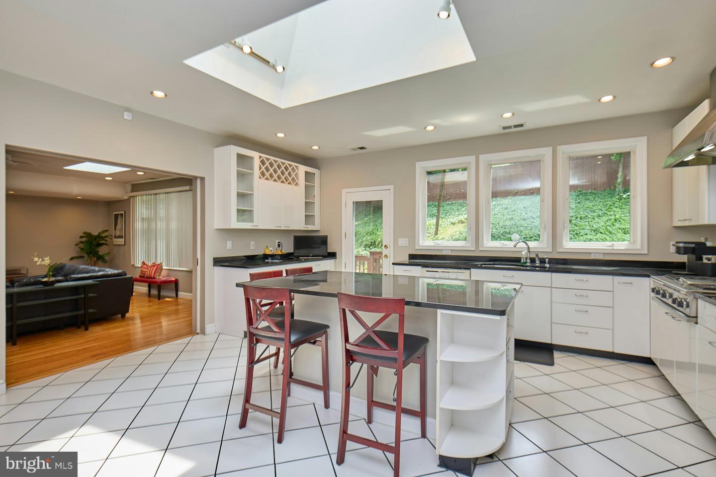 3820 LORCOM LN, ARLINGTON, Virginia 22207, 6 Bedrooms Bedrooms, ,5 BathroomsBathrooms,Residential,For sale,3820 LORCOM LN,VAAR2058950 MLS # VAAR2058950