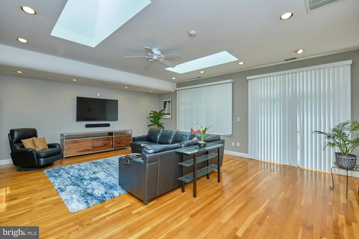 3820 LORCOM LN, ARLINGTON, Virginia 22207, 6 Bedrooms Bedrooms, ,5 BathroomsBathrooms,Residential,For sale,3820 LORCOM LN,VAAR2058950 MLS # VAAR2058950