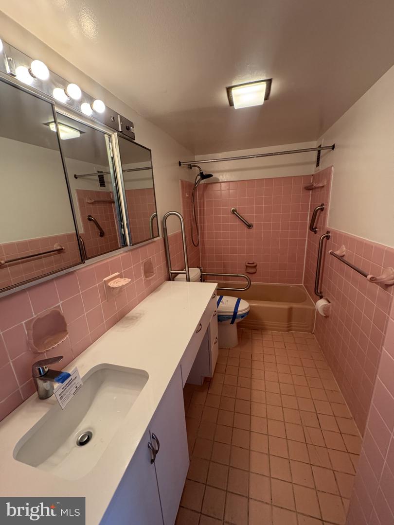 4201 CATHEDRAL AVE NW #1209W, WASHINGTON, District Of Columbia 20016, 1 Bedroom Bedrooms, ,1 BathroomBathrooms,Residential,For sale,4201 CATHEDRAL AVE NW #1209W,DCDC2204814 MLS # DCDC2204814