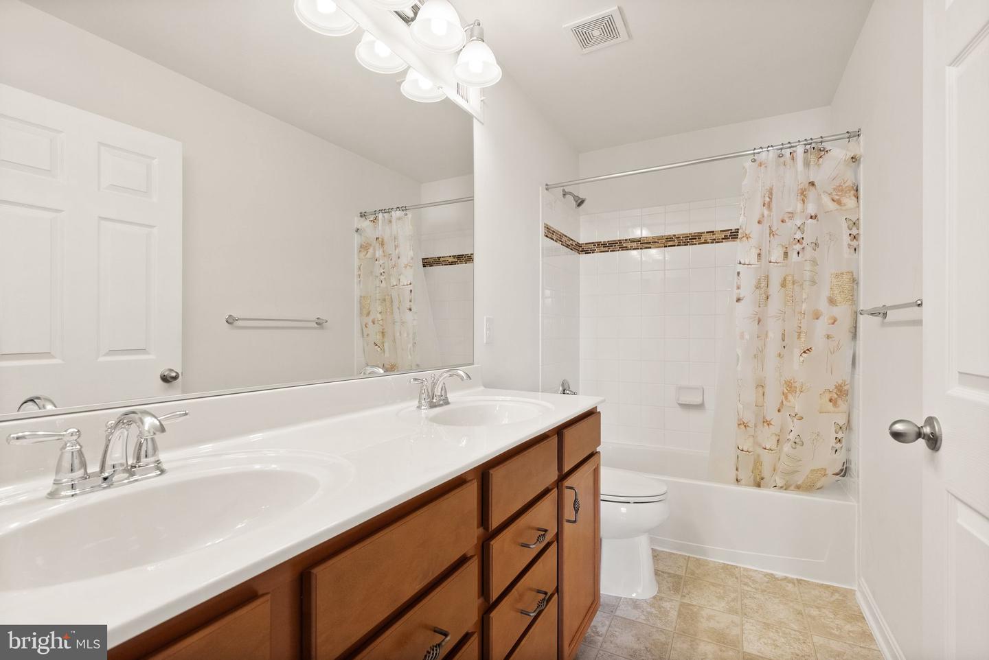 20 COLEMANS MILL DR, FREDERICKSBURG, Virginia 22405, 6 Bedrooms Bedrooms, ,4 BathroomsBathrooms,Residential,For sale,20 COLEMANS MILL DR,VAST2036988 MLS # VAST2036988