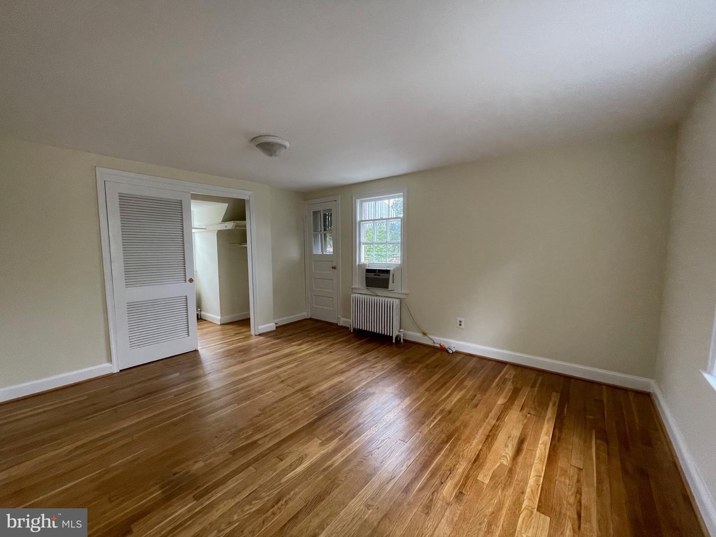 621 N KENSINGTON ST, ARLINGTON, Virginia 22205, 3 Bedrooms Bedrooms, ,1 BathroomBathrooms,Residential,For sale,621 N KENSINGTON ST,VAAR2055398 MLS # VAAR2055398