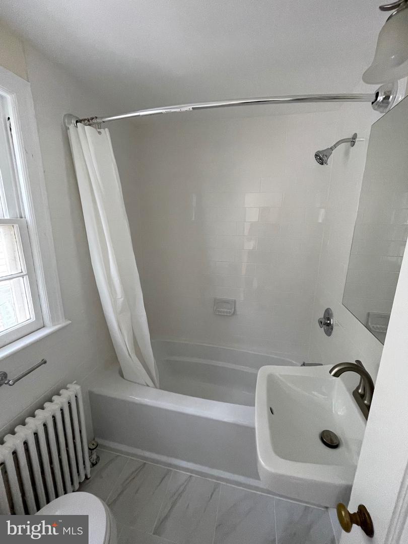 621 N KENSINGTON ST, ARLINGTON, Virginia 22205, 3 Bedrooms Bedrooms, ,1 BathroomBathrooms,Residential,For sale,621 N KENSINGTON ST,VAAR2055398 MLS # VAAR2055398
