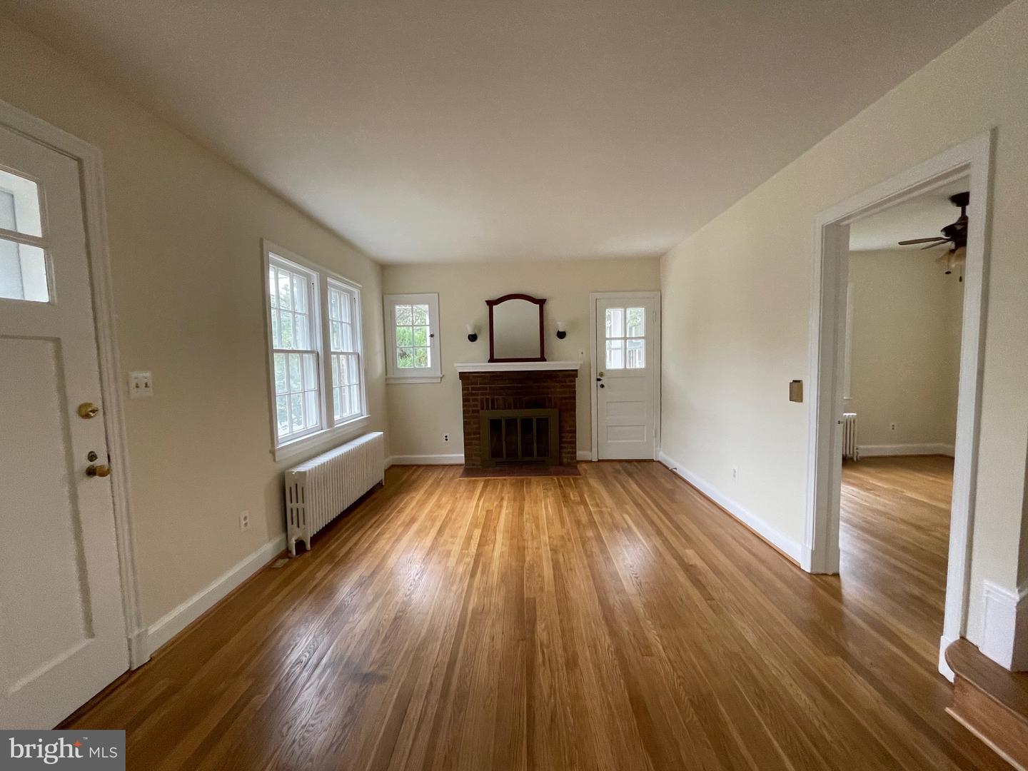 621 N KENSINGTON ST, ARLINGTON, Virginia 22205, 3 Bedrooms Bedrooms, ,1 BathroomBathrooms,Residential,For sale,621 N KENSINGTON ST,VAAR2055398 MLS # VAAR2055398