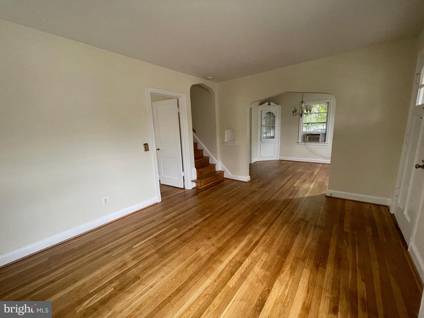 621 N KENSINGTON ST, ARLINGTON, Virginia 22205, 3 Bedrooms Bedrooms, ,1 BathroomBathrooms,Residential,For sale,621 N KENSINGTON ST,VAAR2055398 MLS # VAAR2055398