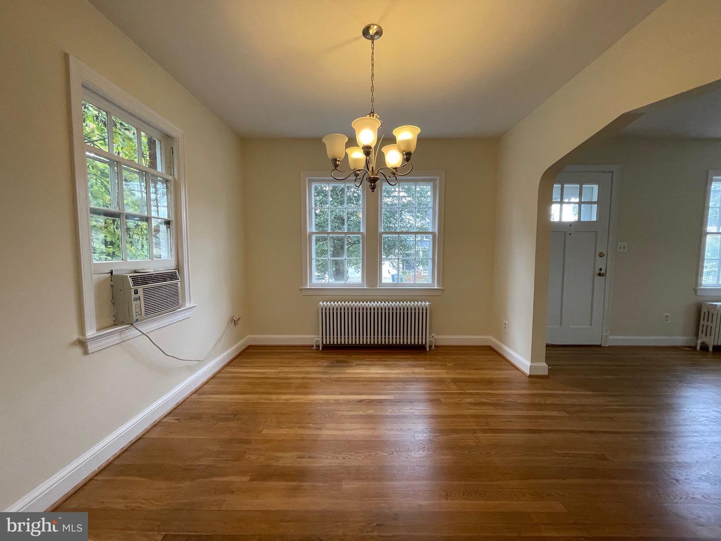 621 N KENSINGTON ST, ARLINGTON, Virginia 22205, 3 Bedrooms Bedrooms, ,1 BathroomBathrooms,Residential,For sale,621 N KENSINGTON ST,VAAR2055398 MLS # VAAR2055398