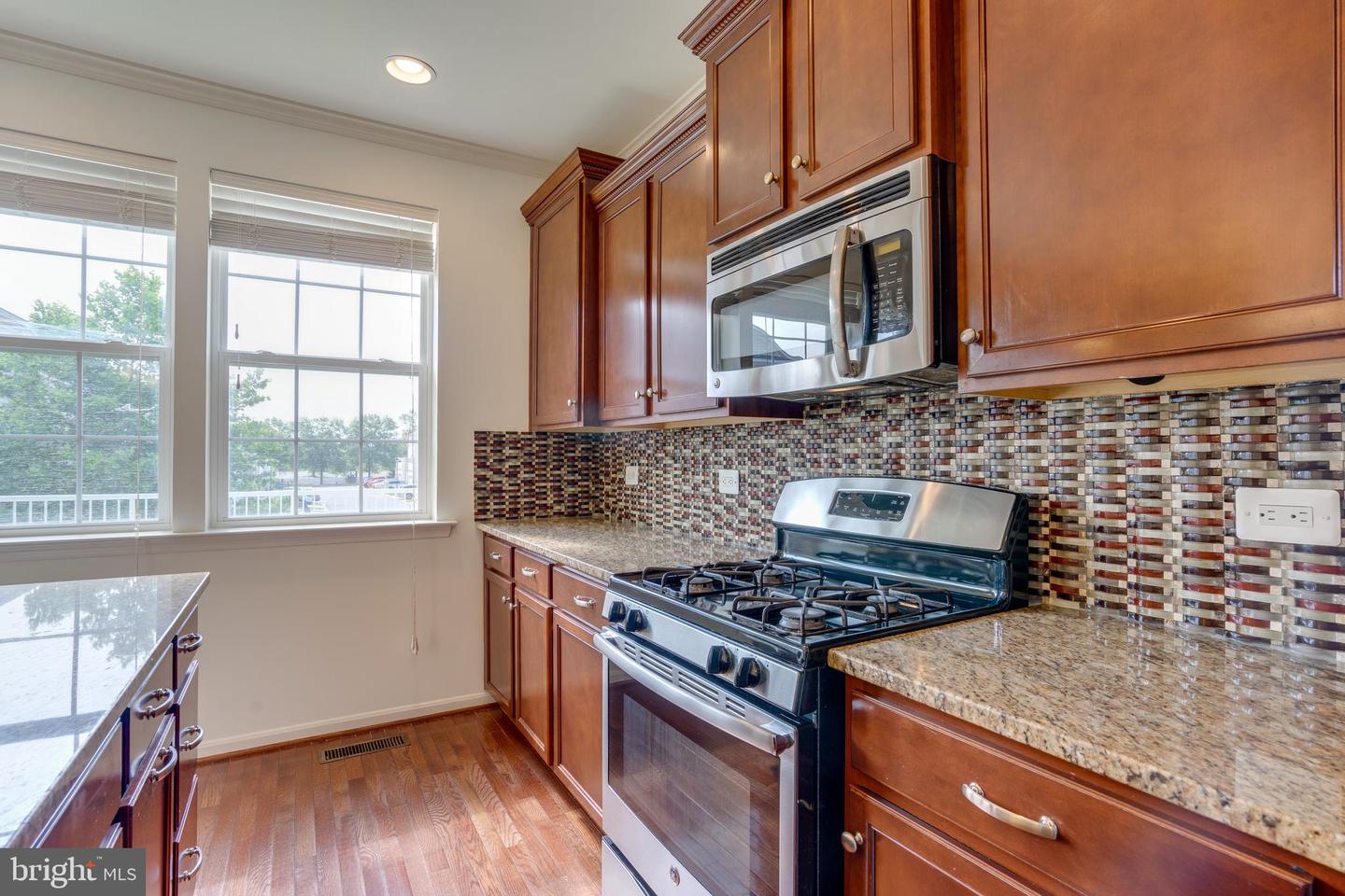 25672 PLEASANT VALLEY RD, CHANTILLY, Virginia 20152, 4 Bedrooms Bedrooms, ,3 BathroomsBathrooms,Residential,For sale,25672 PLEASANT VALLEY RD,VALO2093934 MLS # VALO2093934
