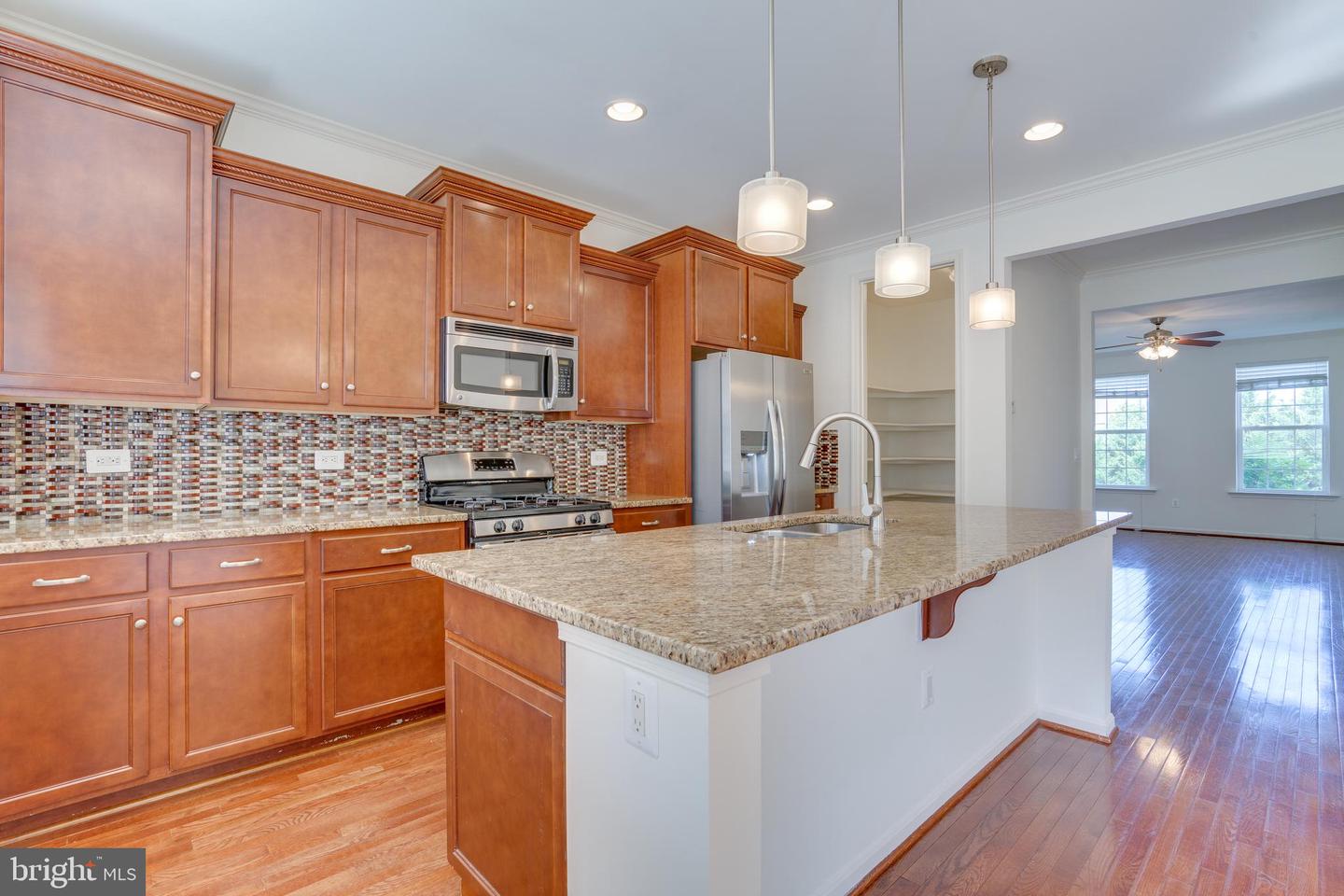 25672 PLEASANT VALLEY RD, CHANTILLY, Virginia 20152, 4 Bedrooms Bedrooms, ,3 BathroomsBathrooms,Residential,For sale,25672 PLEASANT VALLEY RD,VALO2093934 MLS # VALO2093934