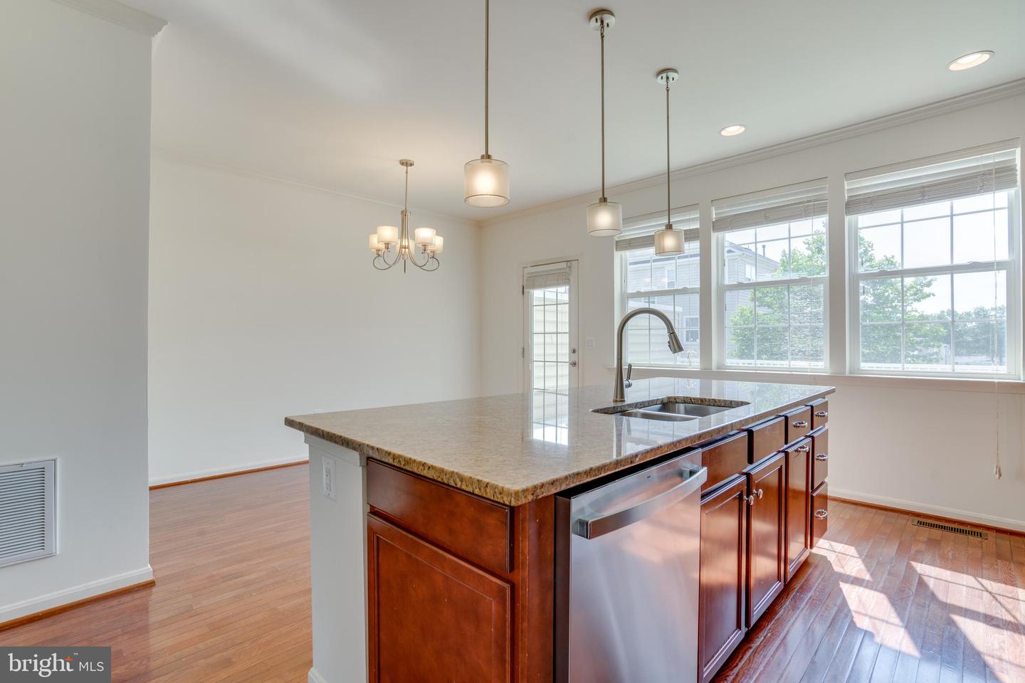 25672 PLEASANT VALLEY RD, CHANTILLY, Virginia 20152, 4 Bedrooms Bedrooms, ,3 BathroomsBathrooms,Residential,For sale,25672 PLEASANT VALLEY RD,VALO2093934 MLS # VALO2093934