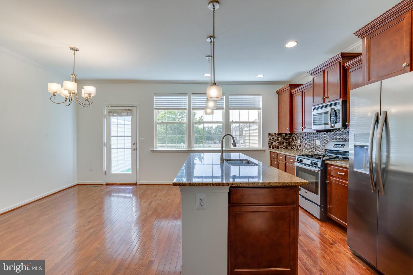 25672 PLEASANT VALLEY RD, CHANTILLY, Virginia 20152, 4 Bedrooms Bedrooms, ,3 BathroomsBathrooms,Residential,For sale,25672 PLEASANT VALLEY RD,VALO2093934 MLS # VALO2093934