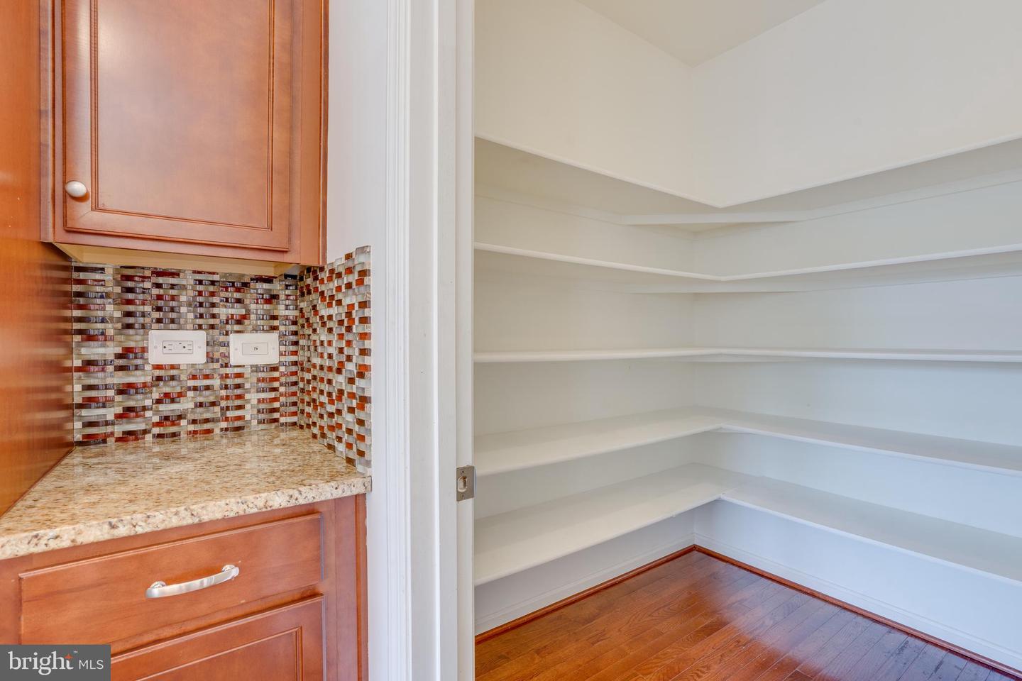 25672 PLEASANT VALLEY RD, CHANTILLY, Virginia 20152, 4 Bedrooms Bedrooms, ,3 BathroomsBathrooms,Residential,For sale,25672 PLEASANT VALLEY RD,VALO2093934 MLS # VALO2093934