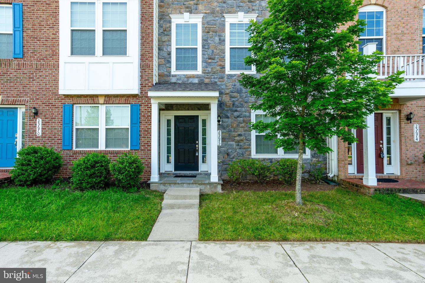 25672 PLEASANT VALLEY RD, CHANTILLY, Virginia 20152, 4 Bedrooms Bedrooms, ,3 BathroomsBathrooms,Residential,For sale,25672 PLEASANT VALLEY RD,VALO2093934 MLS # VALO2093934