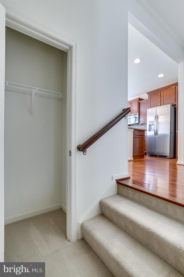 25672 PLEASANT VALLEY RD, CHANTILLY, Virginia 20152, 4 Bedrooms Bedrooms, ,3 BathroomsBathrooms,Residential,For sale,25672 PLEASANT VALLEY RD,VALO2093934 MLS # VALO2093934