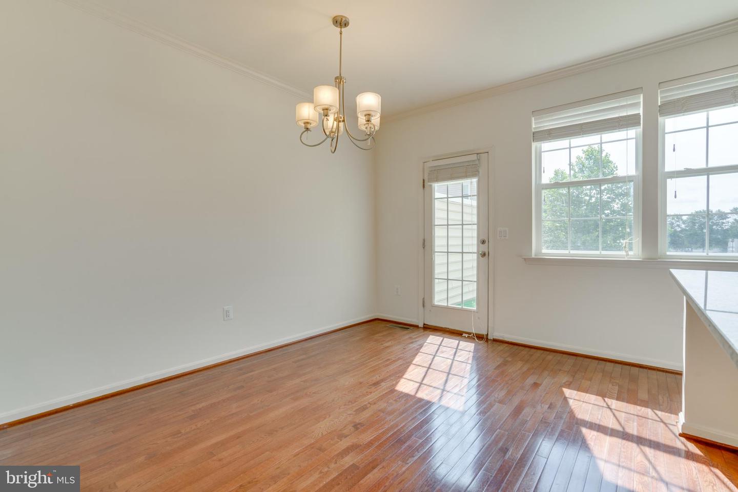 25672 PLEASANT VALLEY RD, CHANTILLY, Virginia 20152, 4 Bedrooms Bedrooms, ,3 BathroomsBathrooms,Residential,For sale,25672 PLEASANT VALLEY RD,VALO2093934 MLS # VALO2093934