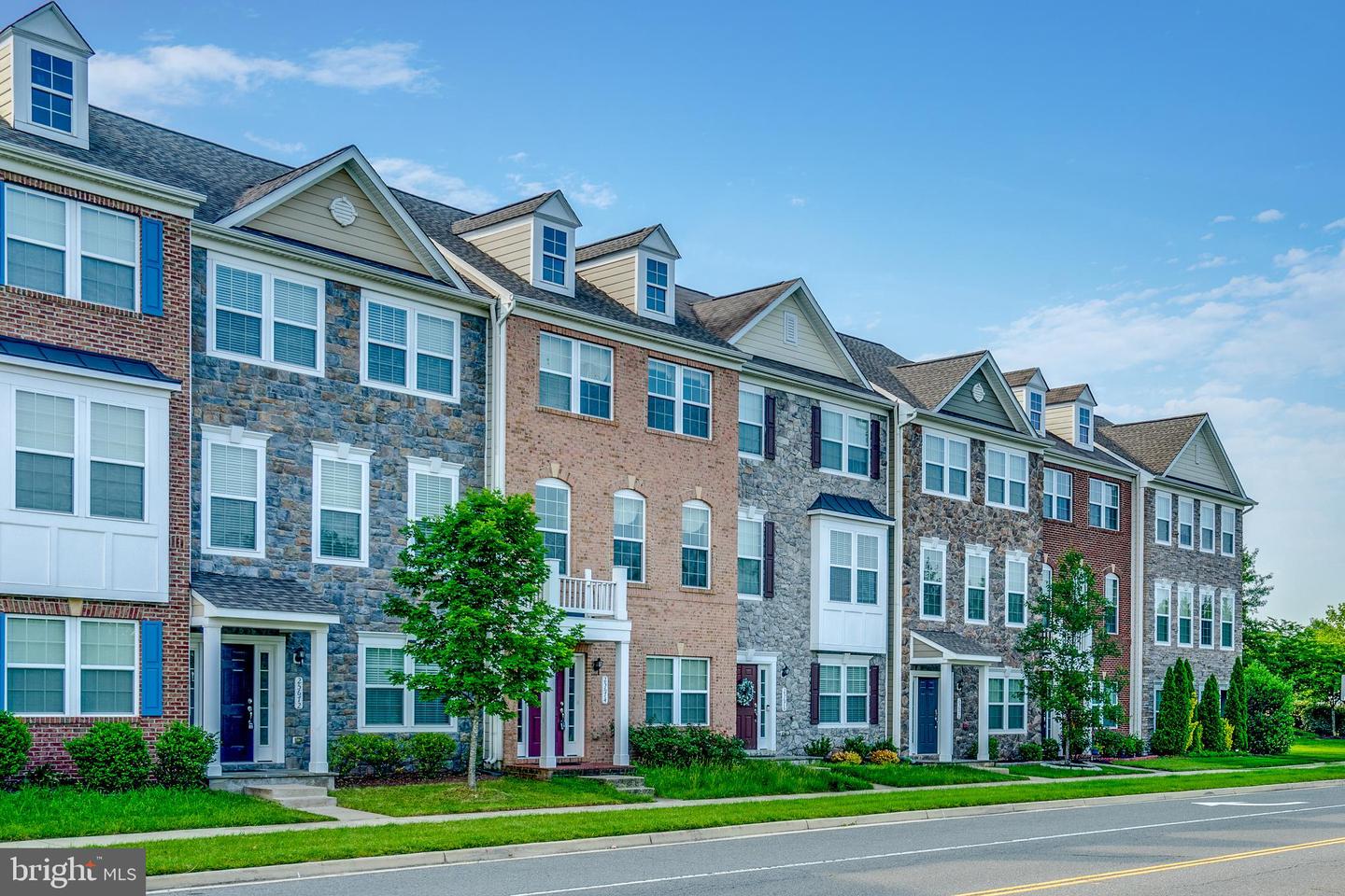 25672 PLEASANT VALLEY RD, CHANTILLY, Virginia 20152, 4 Bedrooms Bedrooms, ,3 BathroomsBathrooms,Residential,For sale,25672 PLEASANT VALLEY RD,VALO2093934 MLS # VALO2093934