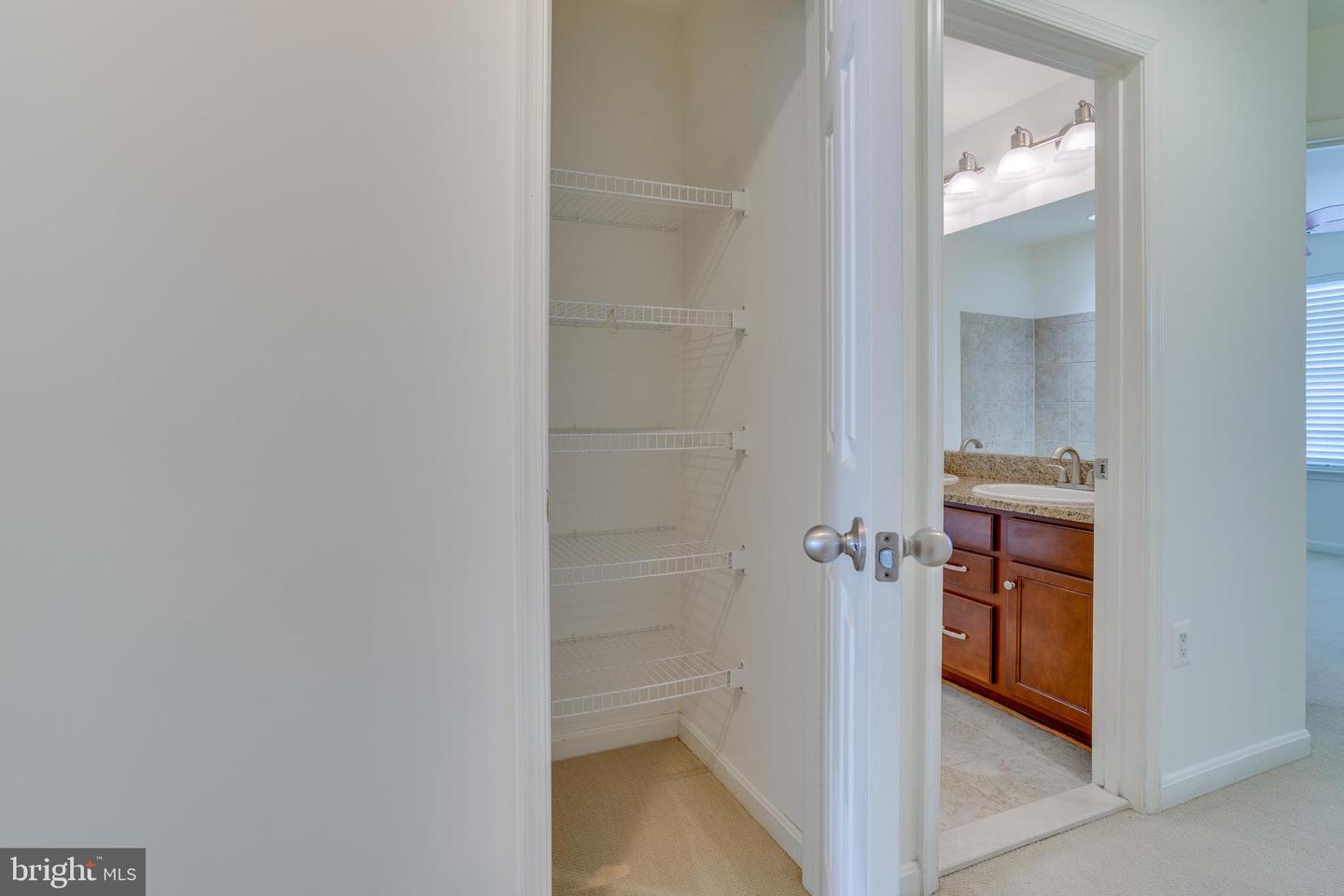 25672 PLEASANT VALLEY RD, CHANTILLY, Virginia 20152, 4 Bedrooms Bedrooms, ,3 BathroomsBathrooms,Residential,For sale,25672 PLEASANT VALLEY RD,VALO2093934 MLS # VALO2093934