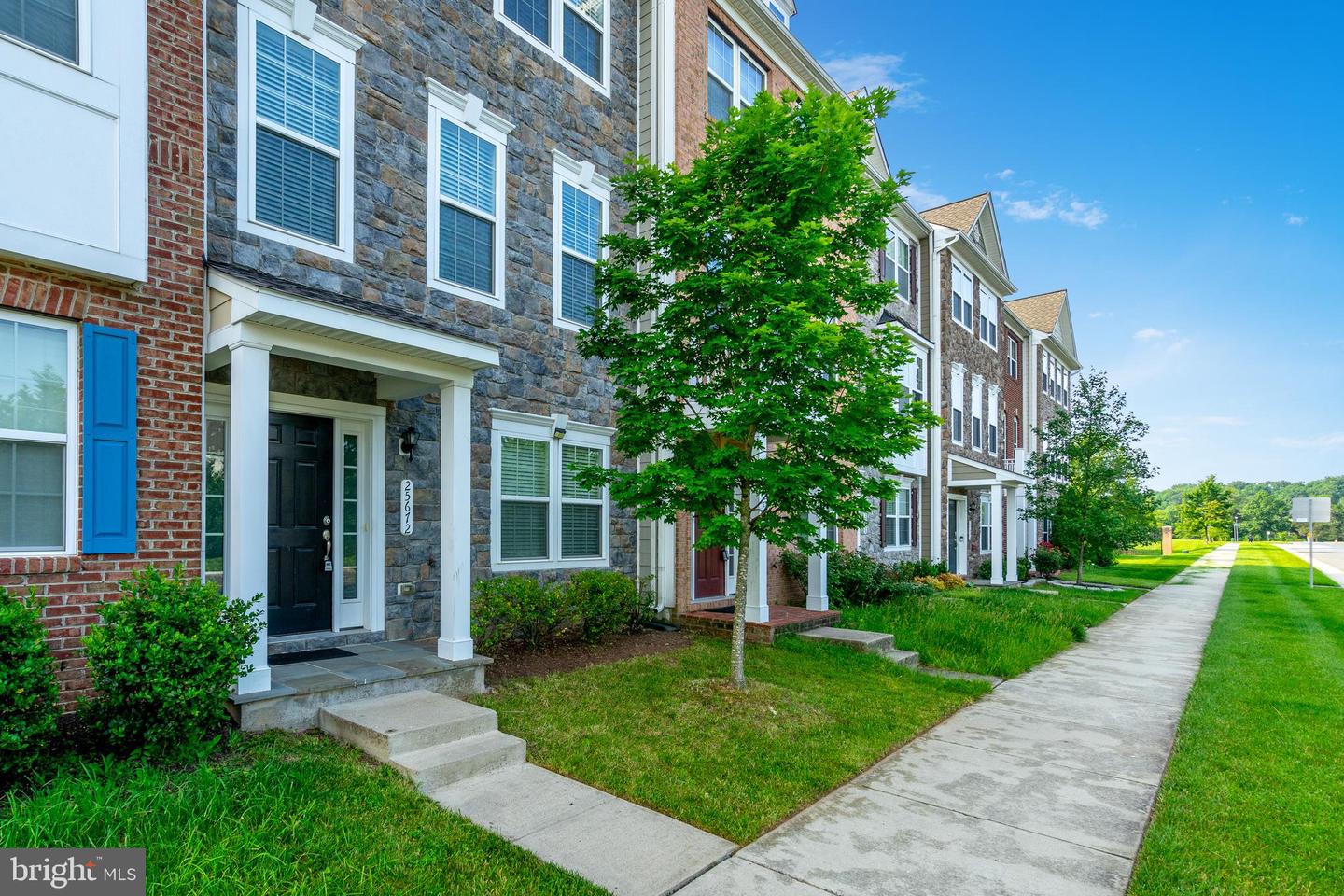 25672 PLEASANT VALLEY RD, CHANTILLY, Virginia 20152, 4 Bedrooms Bedrooms, ,3 BathroomsBathrooms,Residential,For sale,25672 PLEASANT VALLEY RD,VALO2093934 MLS # VALO2093934