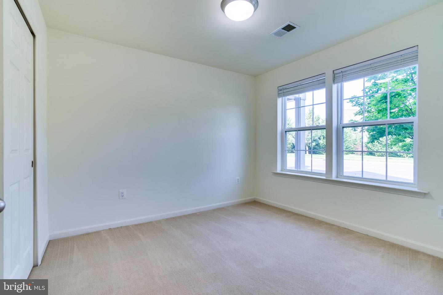 25672 PLEASANT VALLEY RD, CHANTILLY, Virginia 20152, 4 Bedrooms Bedrooms, ,3 BathroomsBathrooms,Residential,For sale,25672 PLEASANT VALLEY RD,VALO2093934 MLS # VALO2093934