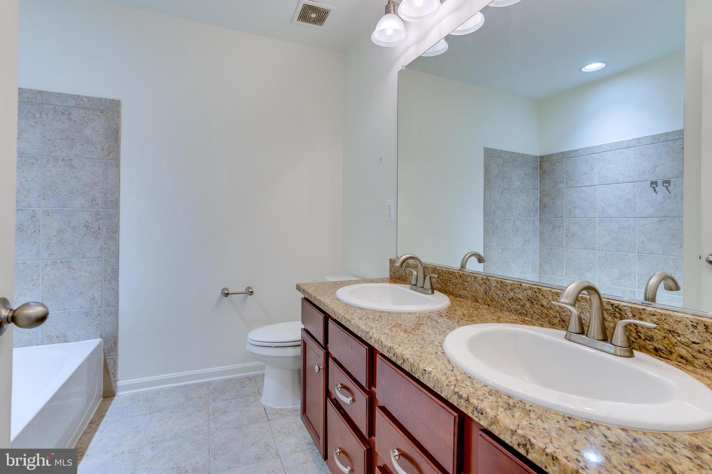 25672 PLEASANT VALLEY RD, CHANTILLY, Virginia 20152, 4 Bedrooms Bedrooms, ,3 BathroomsBathrooms,Residential,For sale,25672 PLEASANT VALLEY RD,VALO2093934 MLS # VALO2093934
